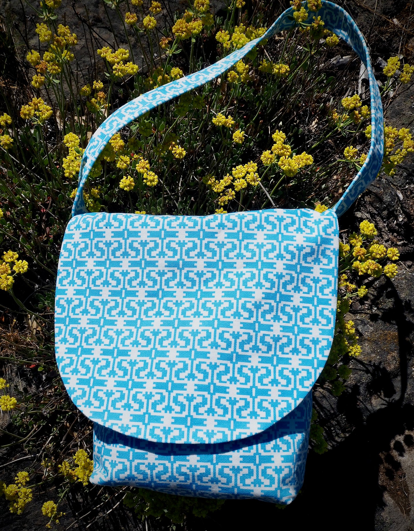 Shoulder Bag in Snow Crystal Print
