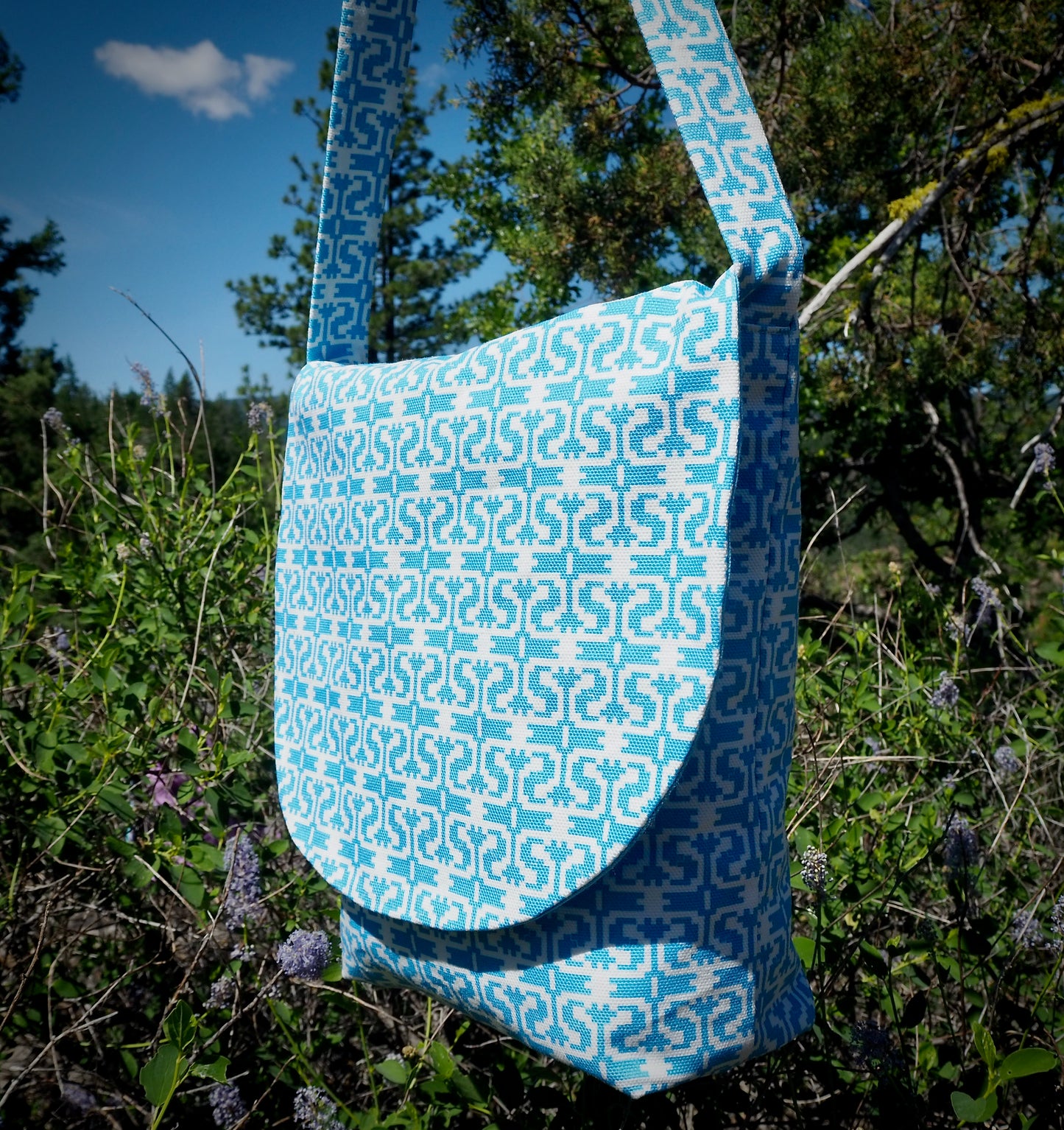 Shoulder Bag in Snow Crystal Print
