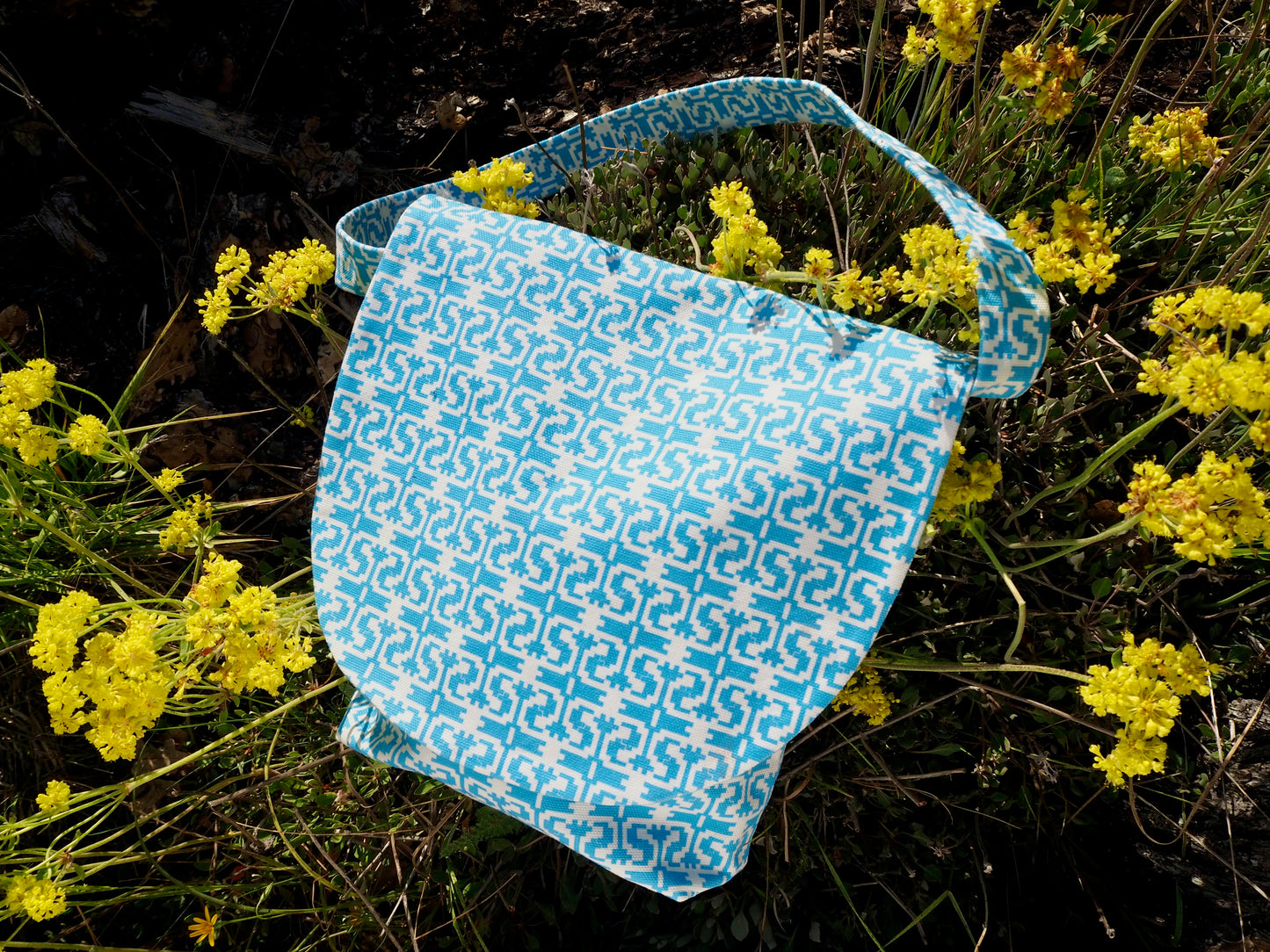 Shoulder Bag in Snow Crystal Print